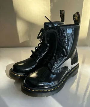Dr. Martens 1460 8 Eye Patent Leather Boots Black Womens US Size 5 thumbnail 1