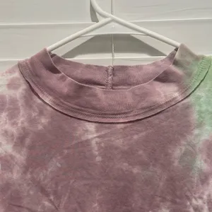 We The Free Free People Be Free‎ Tie Dye Tee Sz S Purple Green Mock Neck Tie-dye thumbnail 4