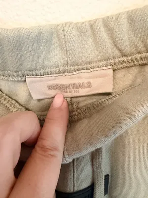 Fear of God Essential fleece Sweatpants color eggshell, straight leg sz S Unisex thumbnail 3