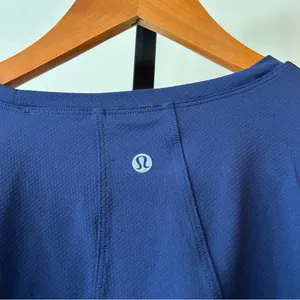 Lululemon Muscle Love Long Sleeve Shirt Cropped Tee T-Shirt‎ Navy Blue Size 12 thumbnail 6