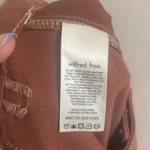 ✨Aritzia Wilfred Free Modern Cargo Burnt Orange Sz 0 Pants✨ thumbnail 8
