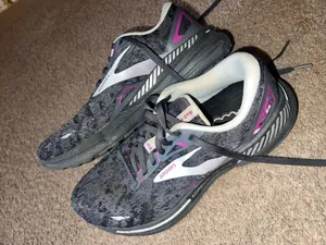 Brooks Sneakers thumbnail 1