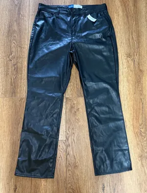 NEW‎ Old Navy Faux Leather High Rise Boot Cut Pants Women's Size 14 Tall Black thumbnail 1