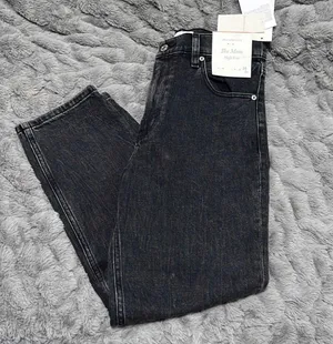 Woman’s Abercrombie Mom Jeans thumbnail 2
