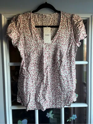 White & Rose Floral V-Neck Blouse thumbnail 1