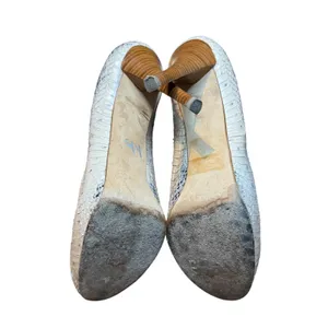 Stuart‎ Weitzman Shoes Womens Size 8.5 White Snake Print Round Toe Pumps LW11031 thumbnail 9