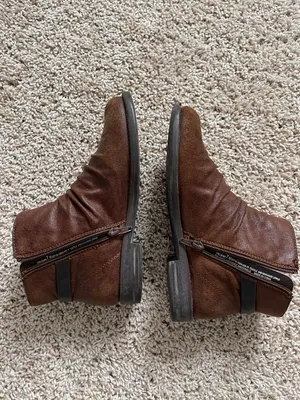 Brown Boots Size 8 thumbnail 2