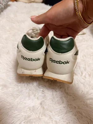 Reebok tennis shoes  thumbnail 4