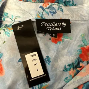 Feathers By Tolani Emilia Dress Size S Blue Floral Modal‎ Pockets Bell Sleeve thumbnail 8