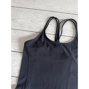 Lululemon black tank top size 8 excellent pre owned condition thumbnail 4