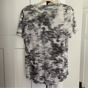 Athleta Short Sleeve Breezy Scoop V Neck Tee Shirt Black‎ White thumbnail 5