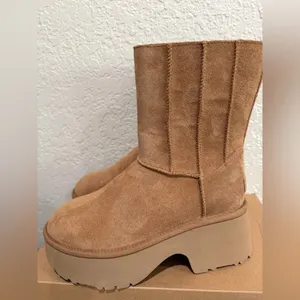 UGG women’s Classic Twin Seam New Heights Boots size 9 New thumbnail 5