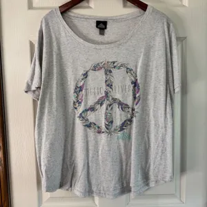 Rock & Roll Hall of Fame Graphic Tee Music‎ Lives Peace Sign XXL thumbnail 6