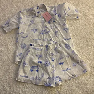 NWT By Frankie blue "Paradiso" coastal-themed print short set. Size medium thumbnail 4