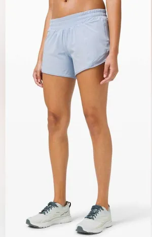 Lululemon Hotty Hot Short 4” Light Blue Size 4 thumbnail 2