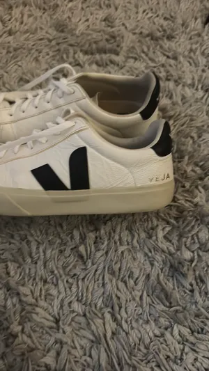 VEJA White Sneakers thumbnail 7