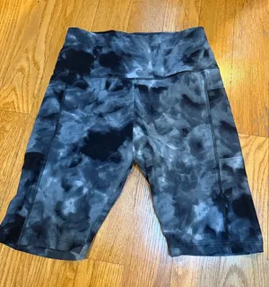 🌸Amazon Black & Gray Tie-Dye High-Rise Bike Shorts thumbnail 1