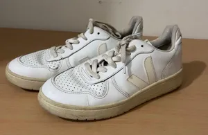 VEJA Sneakers thumbnail 3