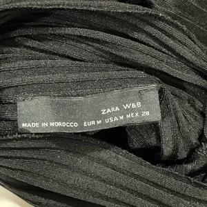 Zara W & B Cropped Mockneck Long Sleeve Tee - Black - Medium thumbnail 11