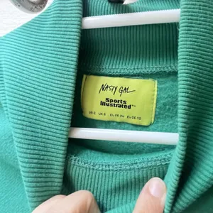 Nasty Gal X Sports Illustrated Sweater Sz 2 Cropped Green Embroidered Athletic thumbnail 5