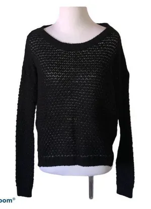 5/$30 🎈 Takeout medium black cropped sweater‎ thumbnail 1