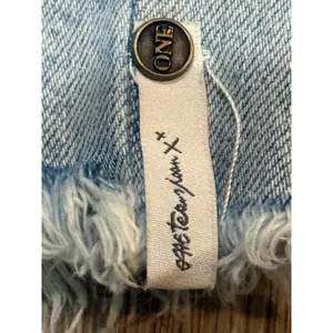 One Teaspoon Bandits Trucker Denim Distressed Raw Hem jorts Size 27 thumbnail 4