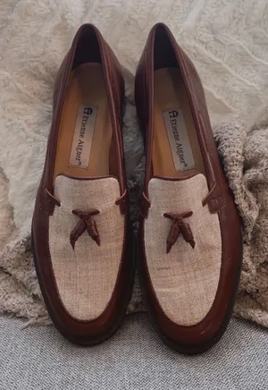 Etienne Aigner Vintage 1970 Burgundy Leather And Cream Loafers thumbnail 1