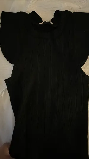 Francesca's Black top thumbnail 3