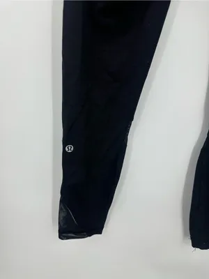 Black Lululemon Leggings Size 4 Gym Workout Training Cropped thumbnail 5