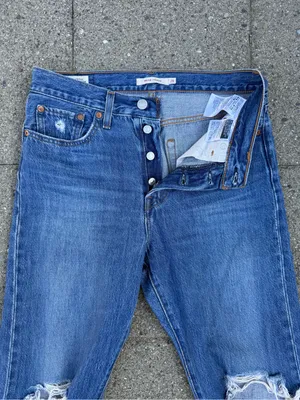 Levi’s Premium Wedgie Straight Jeans • Sz 28 thumbnail 3