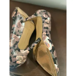 French Connection Heels Floral Neutral Tone Size 7.5 thumbnail 5