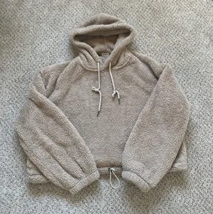 Boutique Cozy Crop Fleece Hoodie thumbnail 5