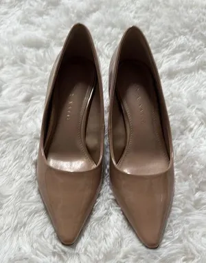 Elegant Tan Women's Pumps thumbnail 1