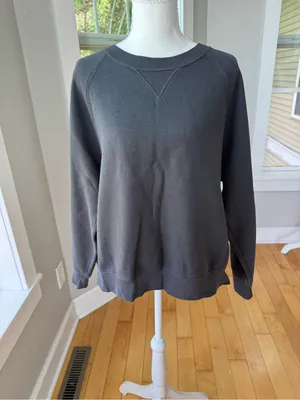 Old Navy Charcoal Crewneck Sweatshirt Size Large thumbnail 8