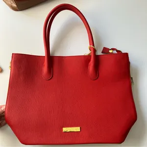JOY & IMAN Red leather expandable bag thumbnail 1