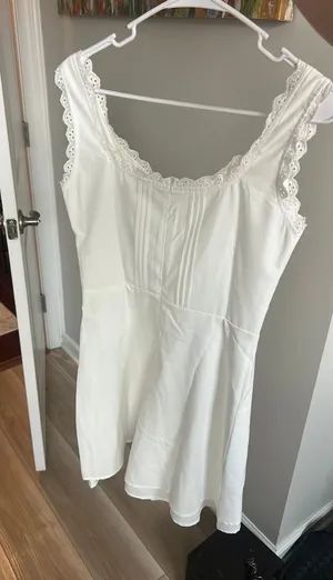 White dress thumbnail 2