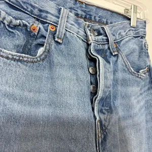 Levi’s 501 Original High Rise Distressed Button Fly Jeans Light Wash Size 25 thumbnail 3