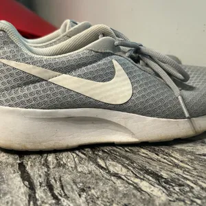 Nike Women's Gray Sneakers thumbnail 12