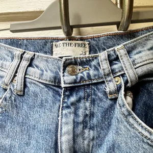 We the Free Risk Taker Jeans Sz 25 Blue Mid Rise Raw Hem Stretch Festival Rodeo thumbnail 5