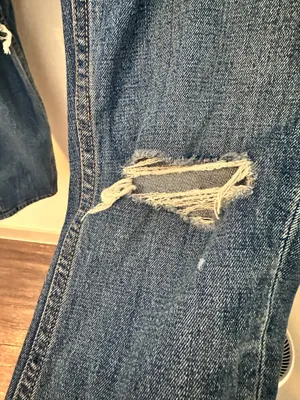 Abercrombie High-Rise Skinny Distressed thumbnail 3