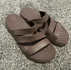 Crocs Getaway Strappy Sandals thumbnail 1