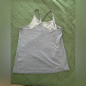 Nike Women's Gray Tank Top Size Medium thumbnail 4