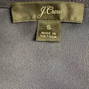 J. Crew Ruffle Front Blouse Women Small‎ Navy Blue Sleeveless V-Neck Office Wear thumbnail 3