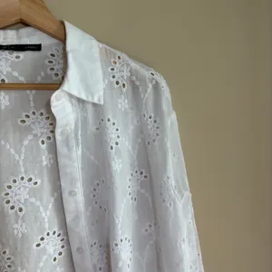 Adrianna Papell embroidered white button down long sleeved shirt womens S cotton thumbnail 2