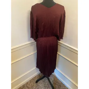 Vince Crushed Satin Flutter Sleeve Dress in Burgundy Crinkle Plisse V Neck Shift thumbnail 5