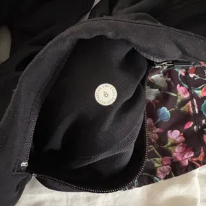 Lululemon Shorts Speed Up 2.5" thumbnail 4
