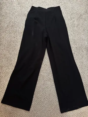 H&M High-Rise Pleated Slacks thumbnail 2