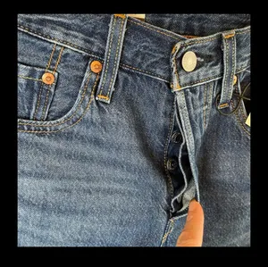 Levi's 501 Mid Thigh High Rise Raw Hem Shorts/Sz:28/NWT thumbnail 10