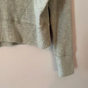 Offline by Aerie Gray Thermal Waffle Knit Long Sleeve Loungewear Women's size XS thumbnail 4