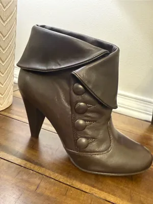 Gianni Bini Fold-Over Button Ankle Booties in Dark Brown size 7 thumbnail 9